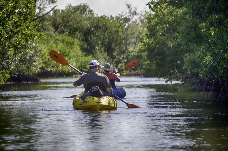 Opposite paddling